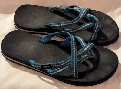 Sandalias chanclas Teva Olowahu para mujer con tiras azules/blancas talla 8/39 Foto 1 de 4