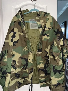 Parka Emitida por el Ejército de los Estados Unidos Verde Camuflada Cierre Dbl Clima Frío Talla Grande Reg. 4449 - Imagen 1 de 14