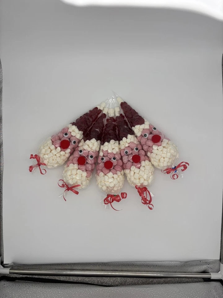 5x Santa Sweet Cone, Christmas Eve Box Christmas Sweet Cones, Christmas santa’s - Image 1 of 4