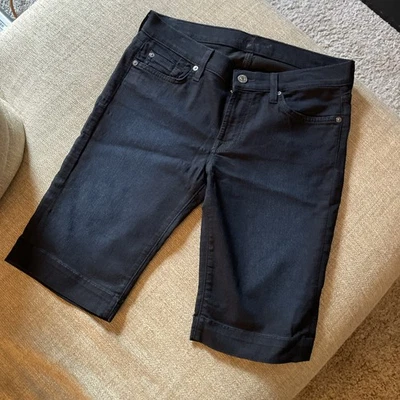 Pantalones de mezclilla bermudas para mujer 7 FOR ALL HUMANITY talla 29 Foto 1 de 4
