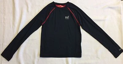 Camisa estilo compresión Abercrombie Kids azul marino con ribete rojo talla M nueva sin etiquetas Foto 1 de 4