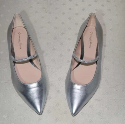Damas GIANVITO ROSSI Plateado Plano Nuevo Cuero Piel de becerro Talla 41 EE. UU. 11 Foto 1 de 4