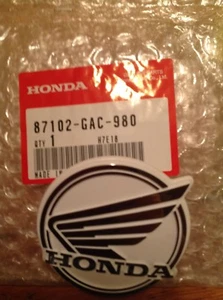 Honda C90 Leg Shield Badge (87102-GAC-980) & Pair Emblem Rivets (87129-141-000) - Picture 1 of 5