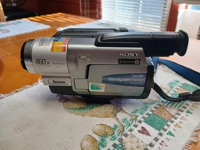 Sony Handycam CCD-TRV68 NTSC. 460x Zoom. - Image 1 of 4
