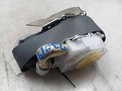 MONTAJE CINTURÓN SEGURIDAD DELANTERO LADO PASAJERO TOYOTA SIENNA LE 12-14  Foto 1 de 4