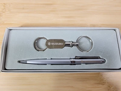Suzuki Keychain and Pen Set #129 Foto 1 de 4
