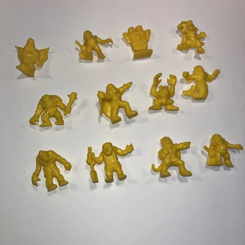 VINTAGE MATCHBOX MONSTERS IN MY POCKET YELLOW 12 FIGURES Cover