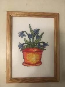 Gesticktes Bild im Holzrahmen - Bild 1 von 2