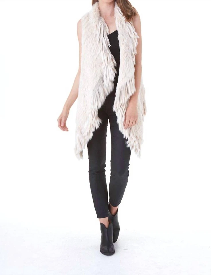 Love Token Quinn Fur Vest Off-White - Imagem 1 de 1