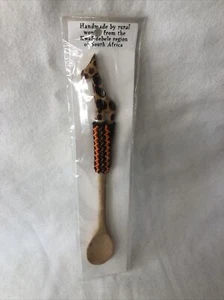 NEU Handgefertigter Holzlöffel KwaNdebele Südafrika geschnitzte Giraffe & Perlen 7,5 Zoll - Bild 1 von 5