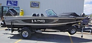 2 LUND Chrome Boats Decal Sticker Emblem Yacht Skipper Fishing Wakeboard Ski W@W - Picture 1 of 2