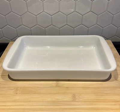 Vintage PYREX 232 White Opal Milk Glass Oblong Baking Dish 11 3/4 x 7 1/2 x1 3/4 - Image 1 of 4