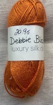 Madejas de hilo Debbie Bliss Luxury 100 % seda DK, color #48011 naranja, 50 gm/100 m Foto 1 de 4