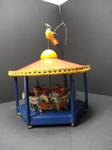 Großes Dachkarussell Karussell Clown / Dompteur und 6 Pferde - Bild 1 von 5