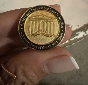 Rare~ACLJ American Center For Law & Justice-Supreme Court USA Lapel Pin - Picture 1 of 2