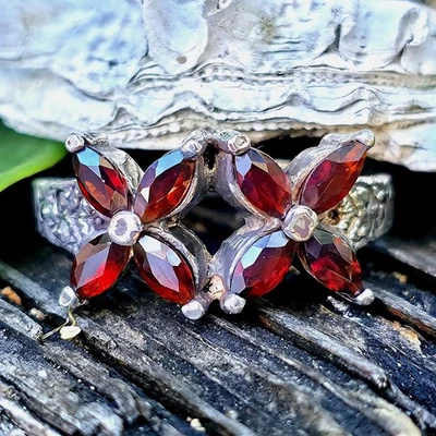 Anillo de plata de ley 925 granate marquesa 6x4 mm tamaño 9. 164 Foto 1 de 4