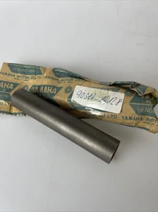 YAMAHA SLEEVE COLLAR RD350 RD400 DS7 R3 DT3 YR1 YR2 90387-16128-00 KL0903 - Picture 1 of 3