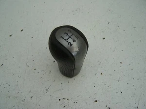 Toyota Rav4 gear knob (2004-2006) - Picture 1 of 3