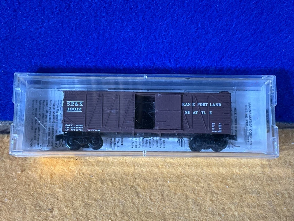 L11-94 TRAIN - BOX CAR - N SCALE - KADEE MICRO-TRAINS #28070 - SPOKANE PORTLAND - Image 1 of 4