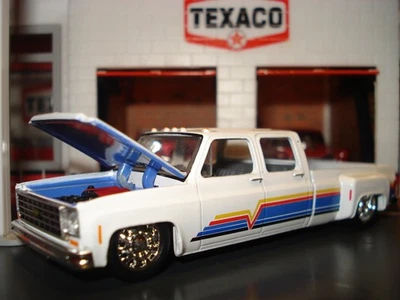 1975 CHEVROLET 4 DOOR PICKUP TRUCK LIMITED EDITION EDITION 1/64 WHITE DUALLY - Image 1 of 4
