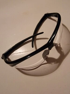 KLEENGUARD NEMESIS GAFAS DE SEGURIDAD LENTES INTERIORES/EXTERIORES MARCO NEGRO 1 par Foto 1 de 4