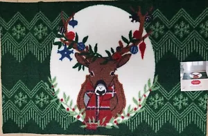 TAPPETO ACCENTO PESANTE (19,5""x30"") RENNE IN ORNAMENTI OVALI E ALBERO DI NATALE, SNS - Foto 1 di 9