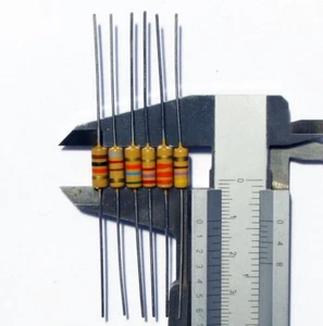 2 Iskra 1/2W Widerstand 470R 820 Ohm 2K2 5K6 15K 22K 27K 33K 56K 91K 2,2M 2,7M - Bild 1 von 1