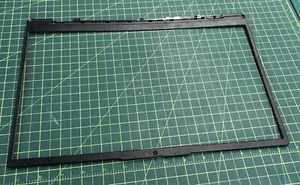 Lenovo IdeaPad Slim 3 15IRU8 LCD Front Bezel Cover AP2XP000200 Grade A - Afbeelding 1 van 3