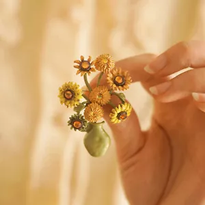 Retro Sunflower Flower Crystal Brooch Pin Corsage Pin Women Party Jewelry Gift - Picture 1 of 6