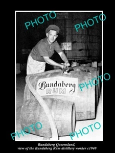 OLD POSTCARD SIZE PHOTO OF BUNDABERG QUEENSLAND BUNBABERG BREWERY WORKER c1940 - Picture 1 of 1