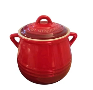 Le Creuset Stoneware Red Cerise Mini Casserole Bean Pot w/ Lid Handles 16oz Bowl - Picture 1 of 5