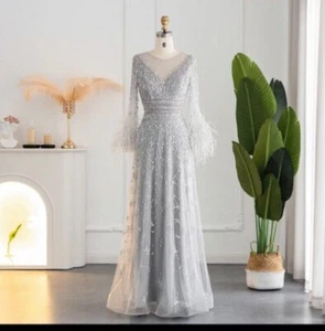 Elegant Silver Feathers Long Sleeves Muslim Evening Dresses Luxury 2023 Dubai - Picture 1 of 5