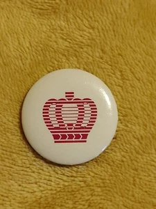 Crown Pinback Button Vintage - Picture 1 of 5
