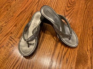ITALIAN SHOEMAKERS Silver Thong Rhinestone Wedge Sandals-Size US 6-VGUC - Picture 1 of 13