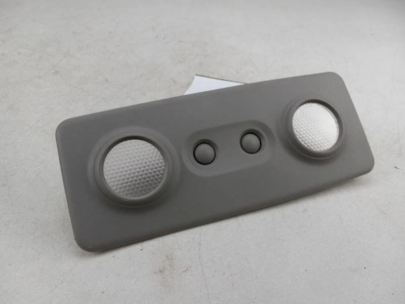 Chevrolet Traverse 2009-2017 luz domo trasero segunda fila Foto 1 de 4