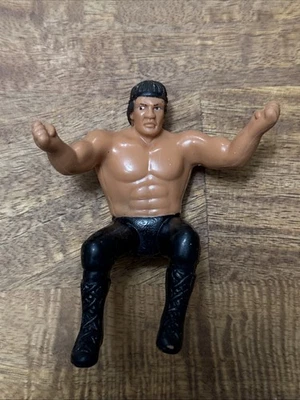 Figura de lucha libre WWF LJN Thumb Wrestler Ricky The Dragon Steamboat WWE Foto 1 de 4