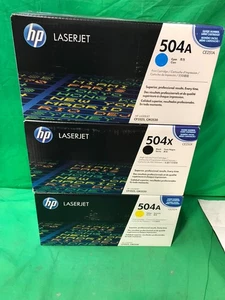 (SET 3) HP LASERJET 504A/CE251A-CYAN, 504X/CE250X-SCHWARZ, 504A/CE252A-GELB * - Bild 1 von 6
