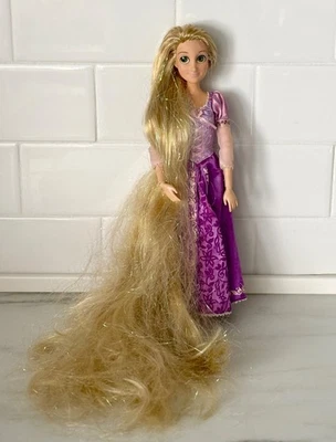 * MUÑECA RAPUNZEL Enredada 1ª Edición Oropel Largo Brillo Pelo Barbie Foto 1 de 4