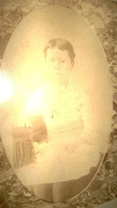 ANTIQUE   REALPHOTO 1890-1905s,."YOUNG BABY'S-PORTRAIT"on Studio  Card - Picture 1 of 3