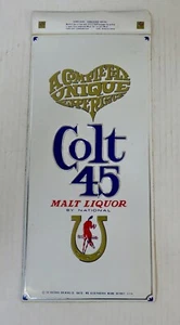 1960er Colt 45 Malzschnaps - geprägter Metallaufkleber 5,5" x 12 - unbenutzt - Bild 1 von 5