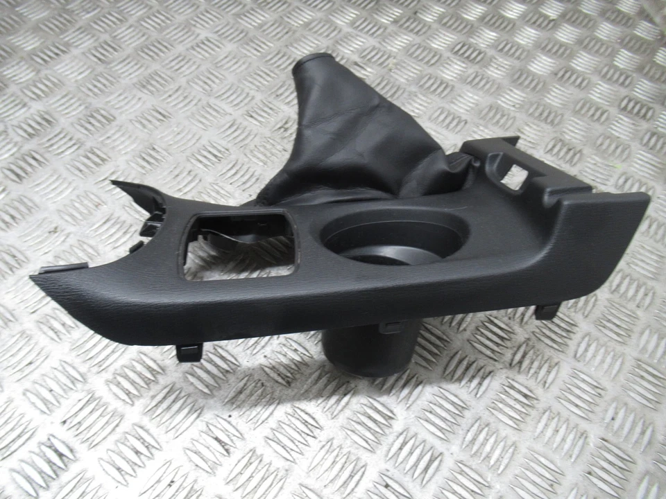 2014 MAZDA CX-5 D SPORT ESTATE MK1 FRONT CUP HOLDER TRIM+GEAR GAITER REF16098 - Image 1 of 4