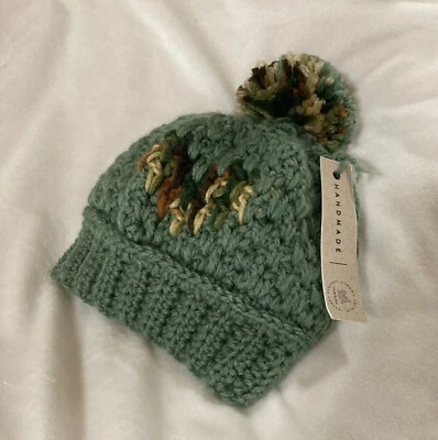 Hecho a mano camuflado corazón niño ganchillo tejido gorro pom sombrero 1-3 años Foto 1 de 4