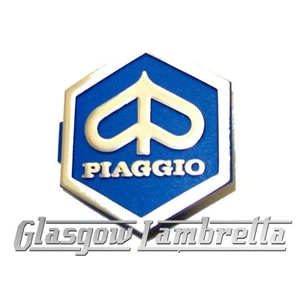 Vespa T5 Scooter PIAGGIO LOGO CLIP-IN HORNCAST HEX BADGE - Picture 1 of 1