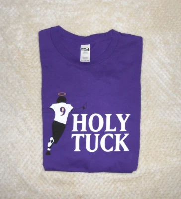 Camiseta Baltimore Ravens Justin Tucker Holy Tuck Gildan Hammer Hombres Talla XL Foto 1 de 4
