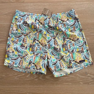 Pantalones Cortos Funhoggers Patagonia Para Hombre Prosperiente Planeta Lago Azul XXL NUEVOS CON ETIQUETAS - Imagen 1 de 4