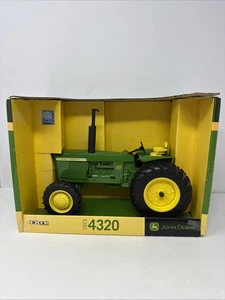 ERTL 1973 John Deere 4320 MFD trattore 1/16 pressofuso fattoria giocattolo - Foto 1 di 6