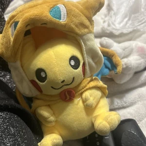 "Pikazard Pikachu con Mega Charizard Y Cape Pokemon juguete de peluche de 9"" pulgadas" - Imagen 1 de 4