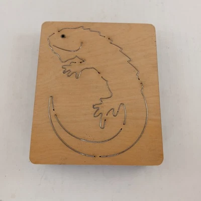 Iguana Reptil Animal Ellison Equipo Educativo Troqueles Madera Accucut 6"x5"  Foto 1 de 3