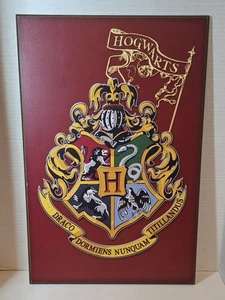 Arte de pared de madera con escudo de Harry Potter Hogwarts decoración de pared 13x19 con montaje - Imagen 1 de 6