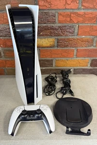 Sony PlayStation 5 Disc Edition 825GB Spielkonsole - Weiß mit Controller & Ständer - Bild 1 von 8
